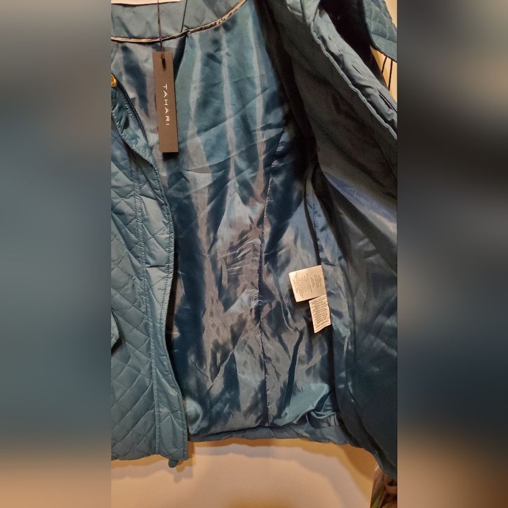 21. NWT Tahari Quilted Jacket - Picture 8 of 13